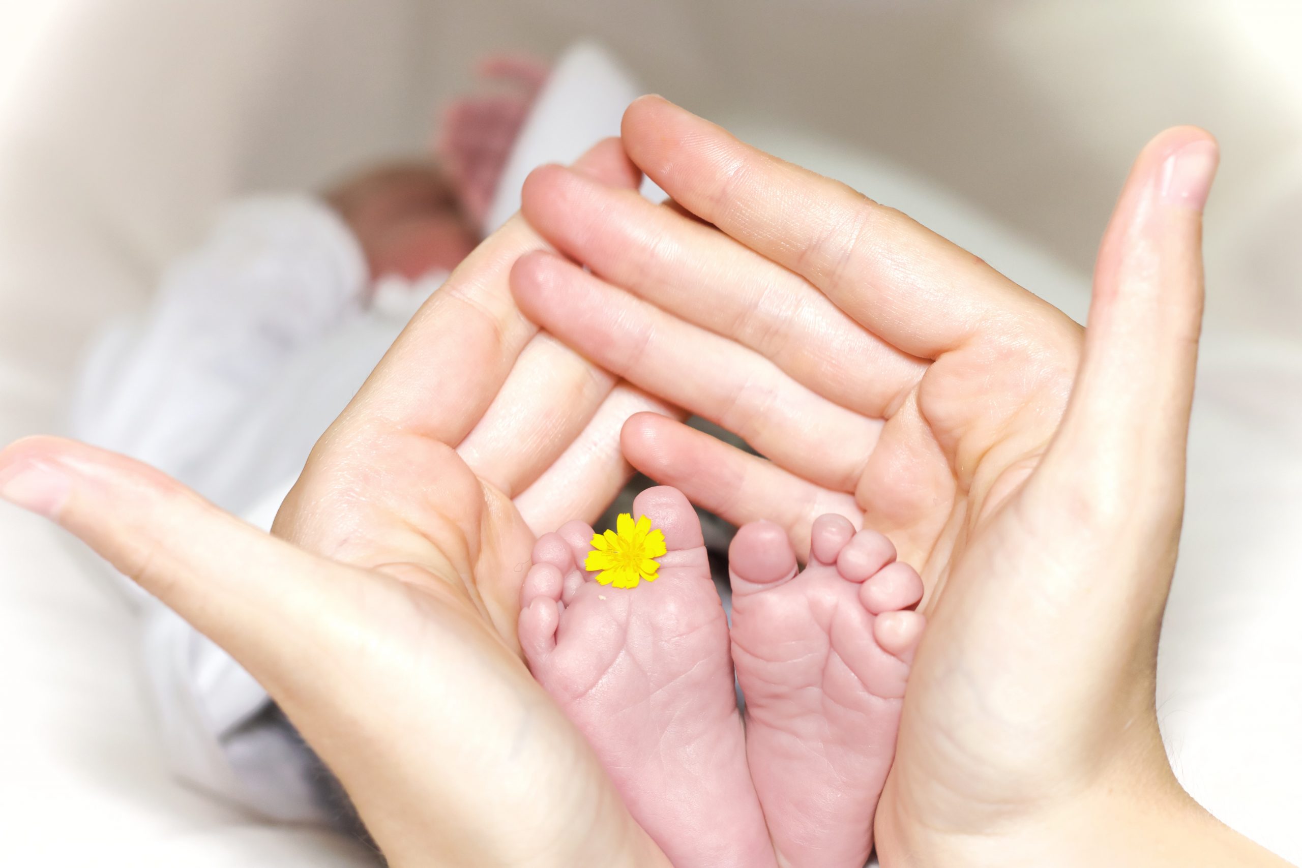 manuel-schinner-ZwjFuJ7ebpk-unsplash baby sleeping